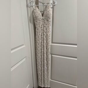 Windsor Long White and Tan Dress Size Medium
